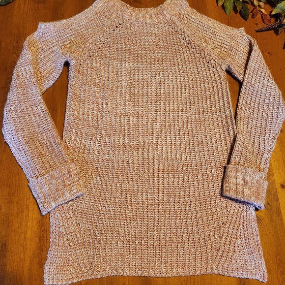 Peachy-Pink cold shoulder sweater size Medium - Picture 5 of 6